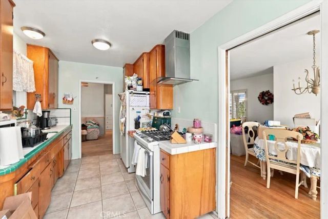 615 W 6th, Ontario, CA 91762