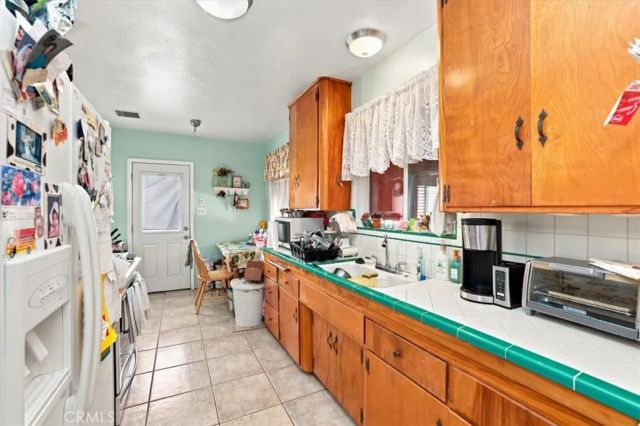 615 W 6th, Ontario, CA 91762