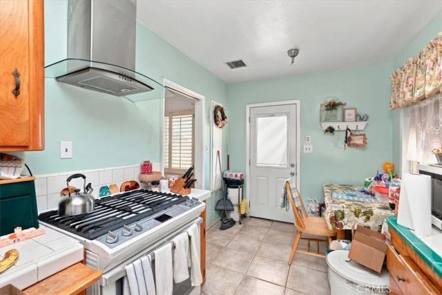 615 W 6th, Ontario, CA 91762