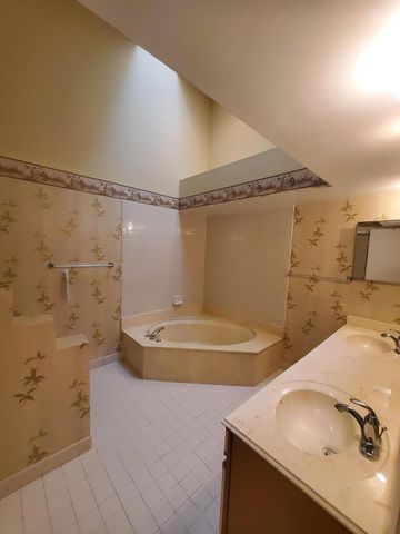 10856 Stafford Circle N, Boynton Beach, FL 33436