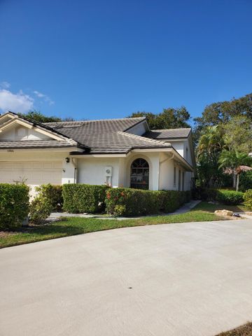 10856 Stafford Circle N, Boynton Beach, FL 33436