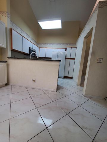 10856 Stafford Circle N, Boynton Beach, FL 33436