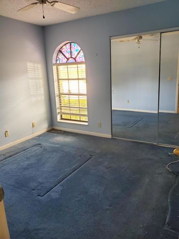 10856 Stafford Circle N, Boynton Beach, FL 33436