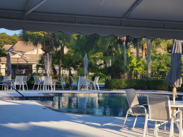 10856 Stafford Circle N, Boynton Beach, FL 33436