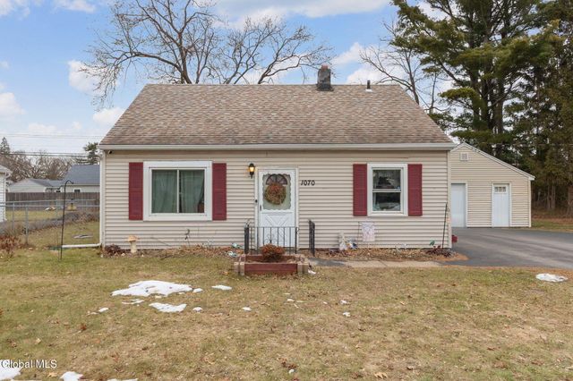 1070 Inner Drive, Schenectady, NY 12303