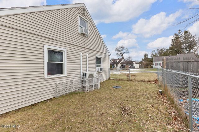 1070 Inner Drive, Schenectady, NY 12303