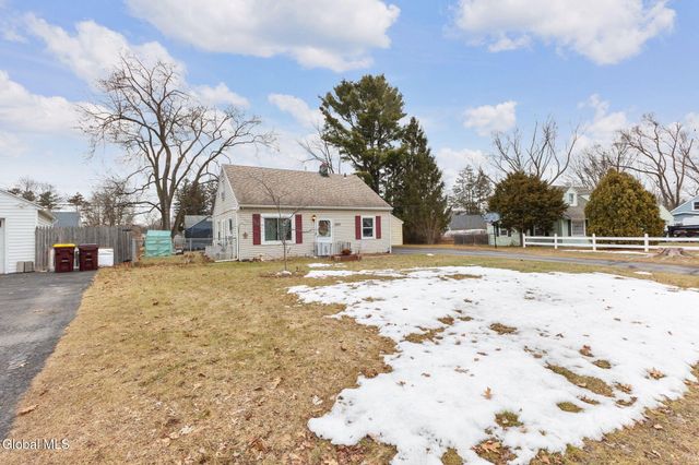 1070 Inner Drive, Schenectady, NY 12303