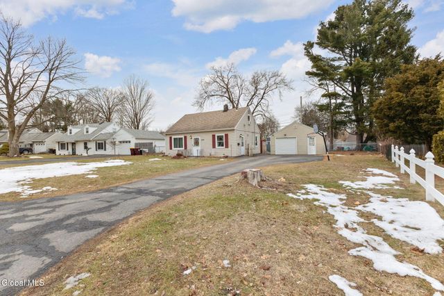 1070 Inner Drive, Schenectady, NY 12303