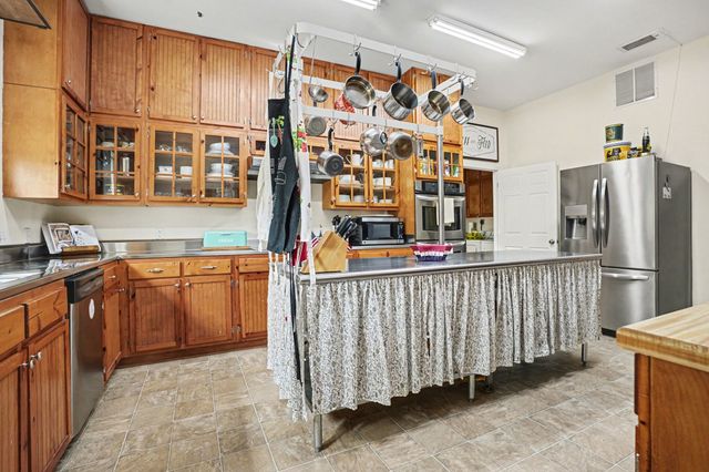 7700 Farm Village Road, Scurry, TX 75158