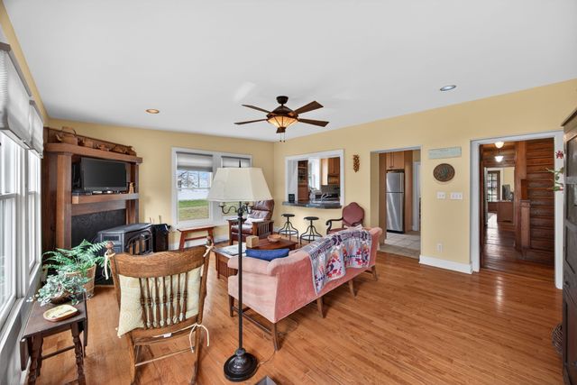 1385 Mitchell St, Celina, TN 38551