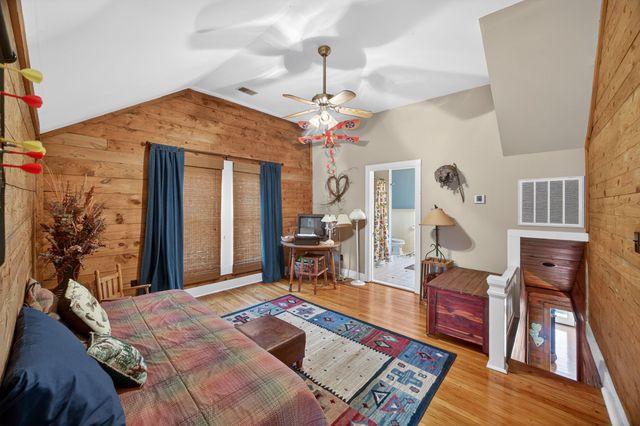 1385 Mitchell St, Celina, TN 38551