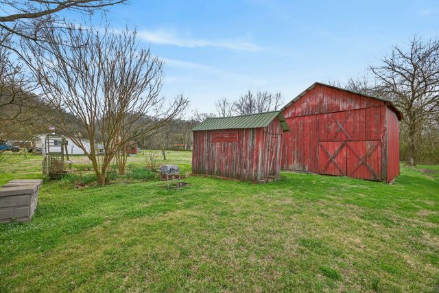 1385 Mitchell St, Celina, TN 38551