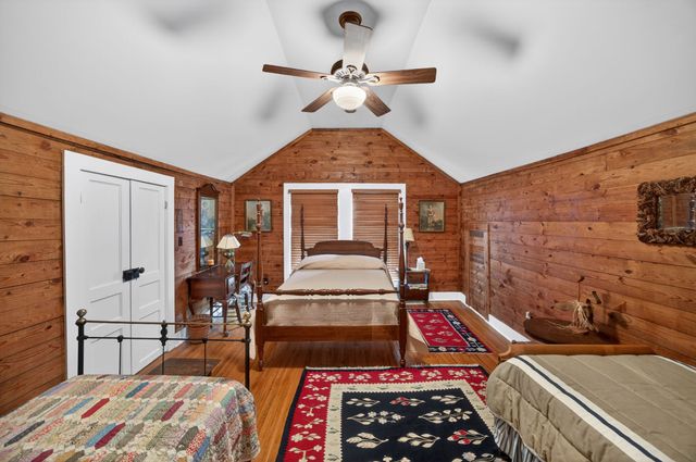 1385 Mitchell St, Celina, TN 38551