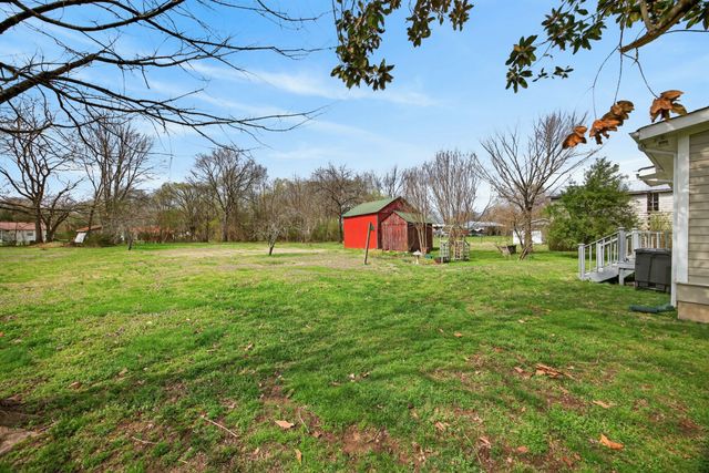 1385 Mitchell St, Celina, TN 38551