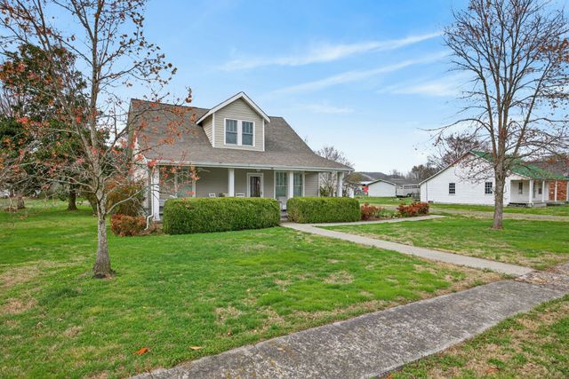 1385 Mitchell St, Celina, TN 38551