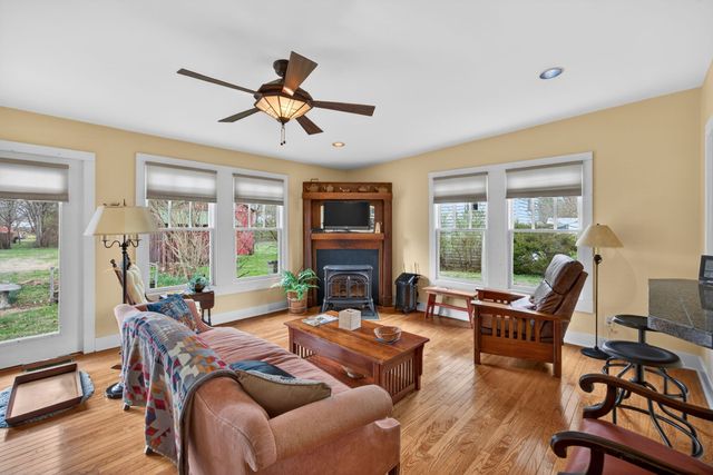 1385 Mitchell St, Celina, TN 38551