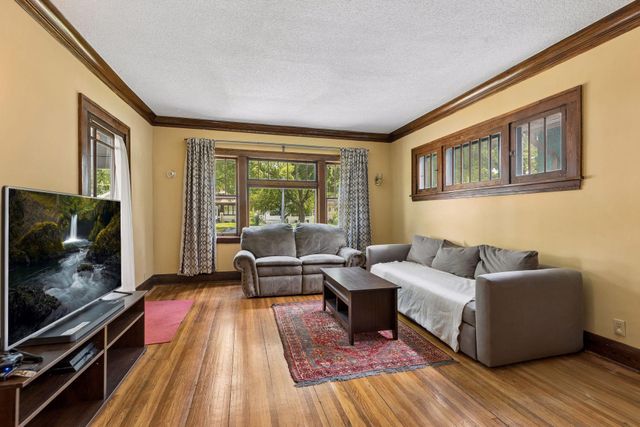 4248 Park Avenue, Minneapolis, MN 55407