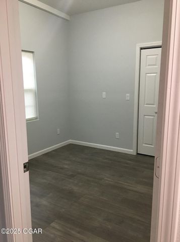 202 N Schifferdecker Avenue Avenue, Joplin, MO 64801