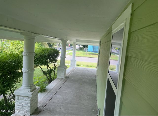 202 N Schifferdecker Avenue Avenue, Joplin, MO 64801