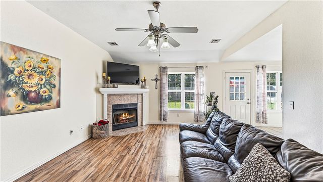551 Steepro Drive, Centerton, AR 72719