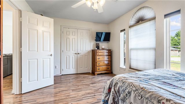 551 Steepro Drive, Centerton, AR 72719