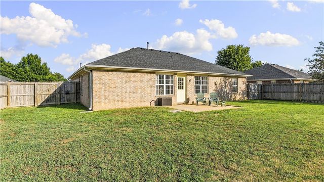 551 Steepro Drive, Centerton, AR 72719