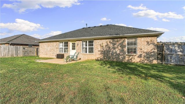 551 Steepro Drive, Centerton, AR 72719