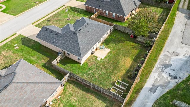 551 Steepro Drive, Centerton, AR 72719