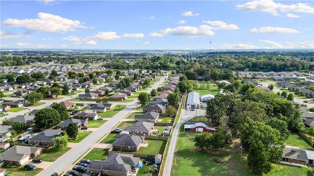 551 Steepro Drive, Centerton, AR 72719