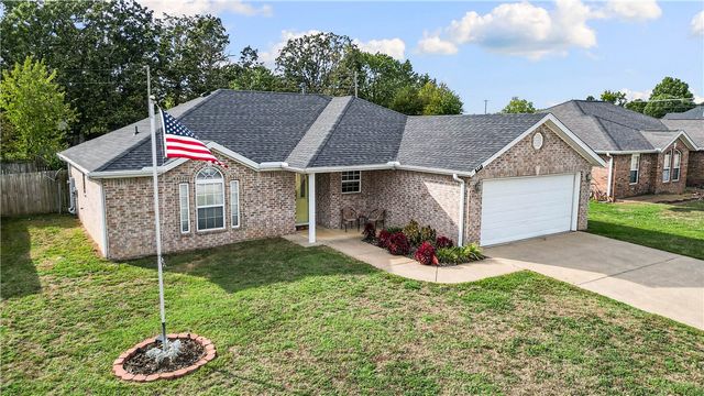 551 Steepro Drive, Centerton, AR 72719