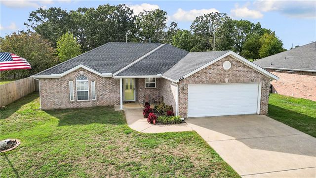 551 Steepro Drive, Centerton, AR 72719