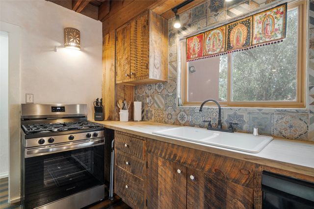 945 Mercer Street, Santa Fe, NM 87505