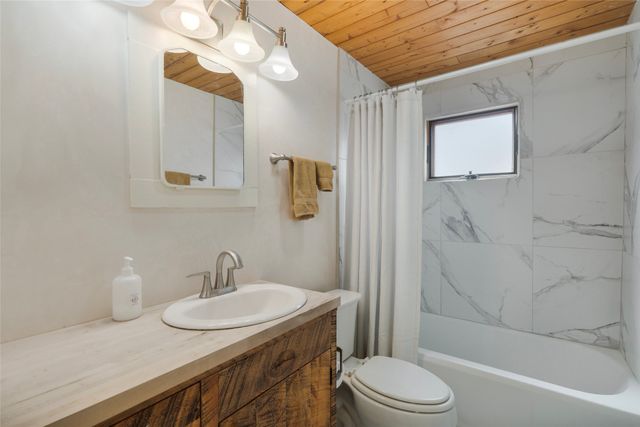 945 Mercer Street, Santa Fe, NM 87505