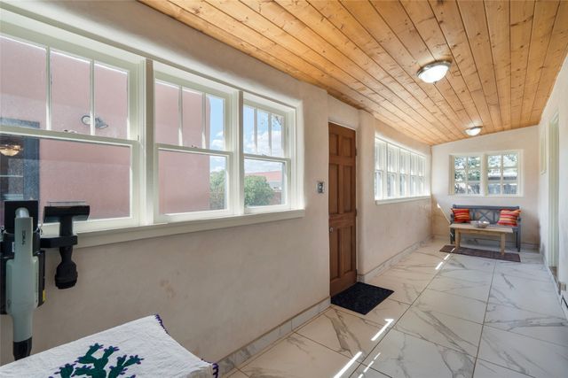 945 Mercer Street, Santa Fe, NM 87505