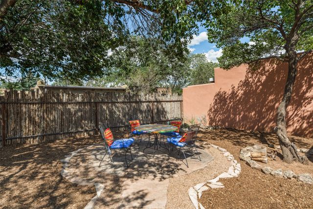 945 Mercer Street, Santa Fe, NM 87505