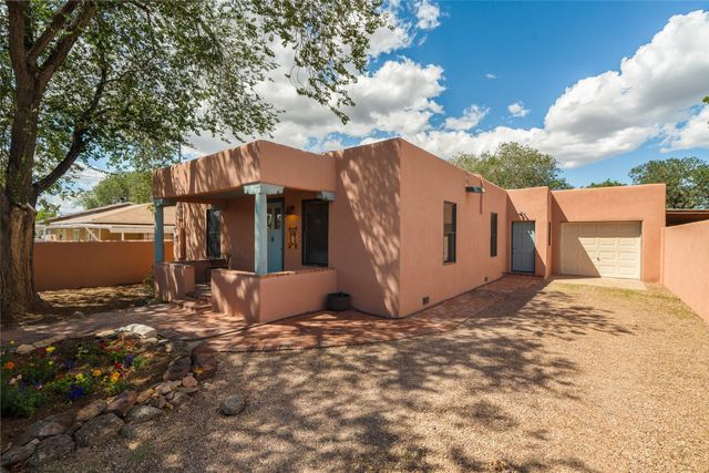 945 Mercer Street, Santa Fe, NM 87505