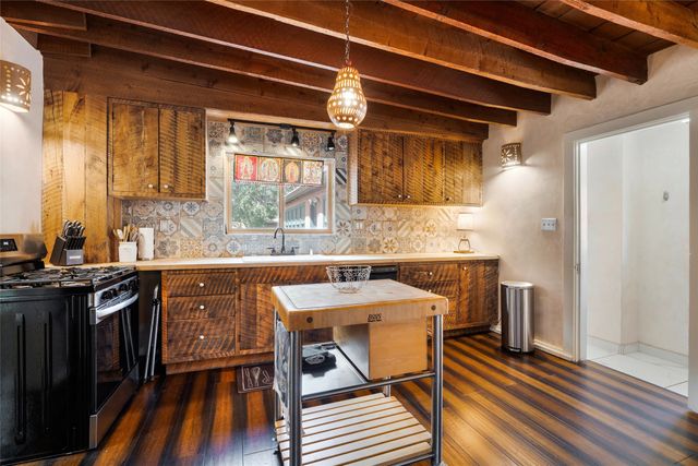 945 Mercer Street, Santa Fe, NM 87505