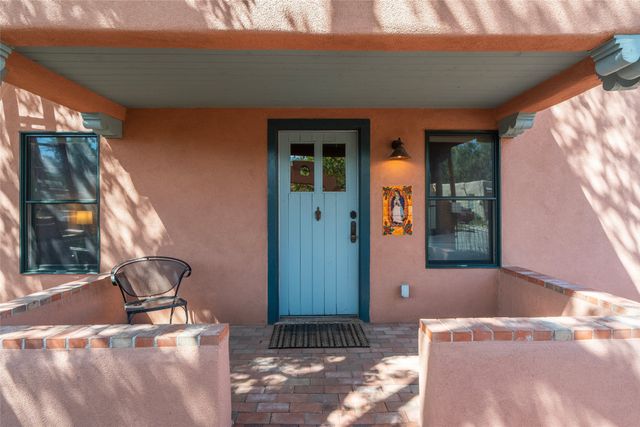 945 Mercer Street, Santa Fe, NM 87505