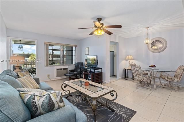 161 NE 10th Ave 7C, Hallandale Beach, FL 33009