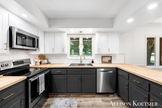3890 Walker Avenue, Grand Rapids, MI 49544