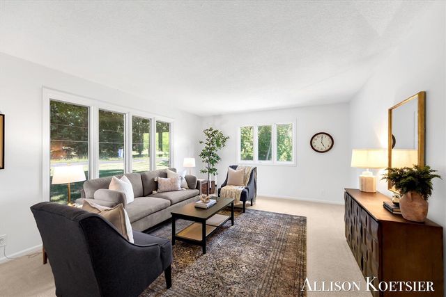 3890 Walker Avenue, Grand Rapids, MI 49544