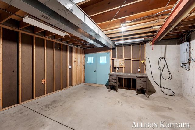 3890 Walker Avenue, Grand Rapids, MI 49544