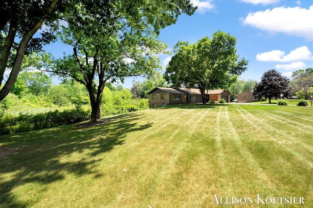 3890 Walker Avenue, Grand Rapids, MI 49544