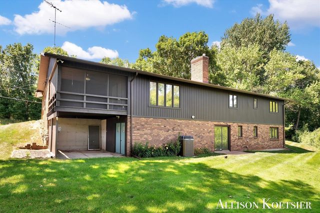 3890 Walker Avenue, Grand Rapids, MI 49544