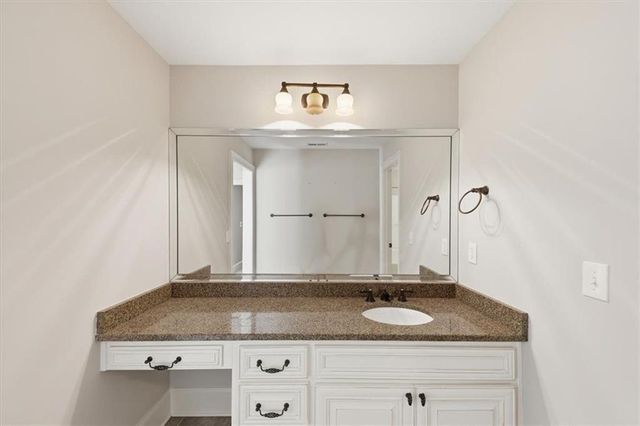 172 Shellbark Drive, Mcdonough, GA 30252