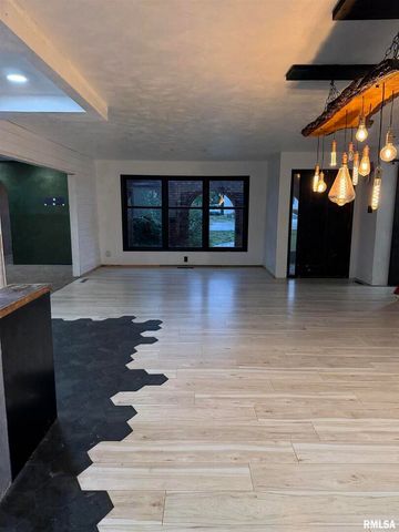 808 S VICTOR Street, Christopher, IL 62822