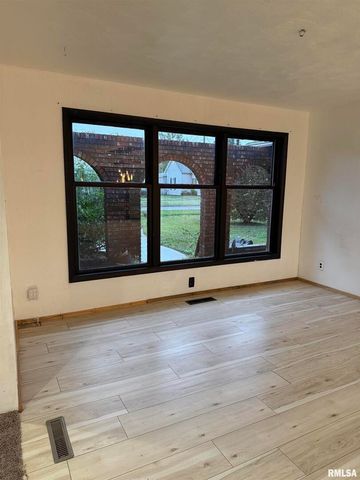 808 S VICTOR Street, Christopher, IL 62822