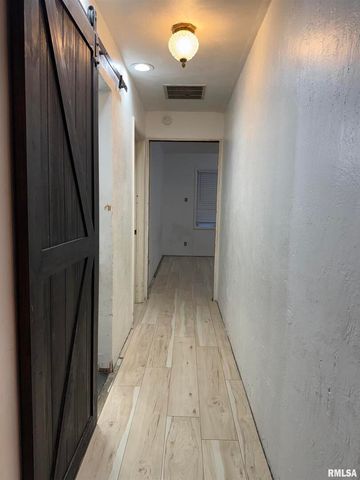 808 S VICTOR Street, Christopher, IL 62822