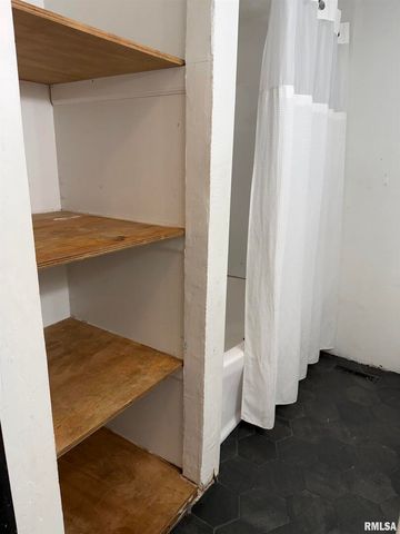 808 S VICTOR Street, Christopher, IL 62822