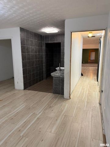 808 S VICTOR Street, Christopher, IL 62822